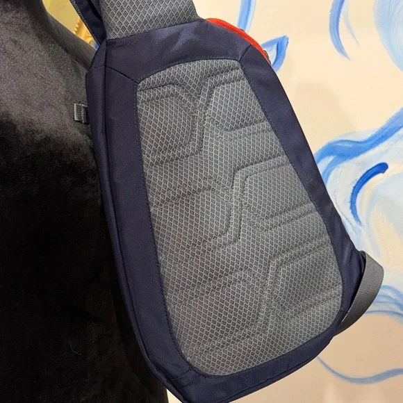 Patagonia Navy, Gray & Red Sling Bag - Atom 8L Style - Picture 7 of 7